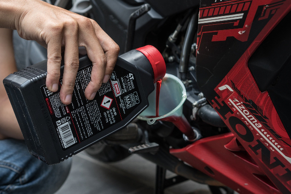 Quy tr&igrave;nh thay dầu nhớt cho m&aacute;y ph&aacute;t điện