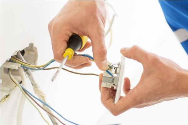 Điện 1 chiều c&oacute; giật kh&ocirc;ng