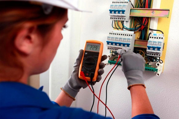 C&aacute;ch ph&ograve;ng ch&aacute;y hiện tượng ngắn mạch m&aacute;y ph&aacute;t điện