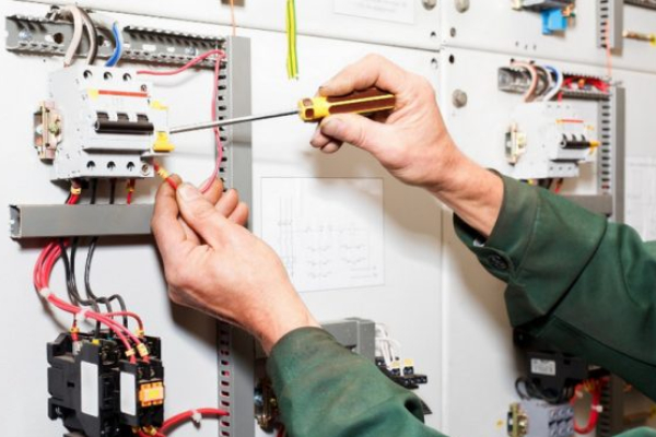 Chọn mua m&aacute;y ph&aacute;t điện gia đ&igrave;nh theo nguồn điện