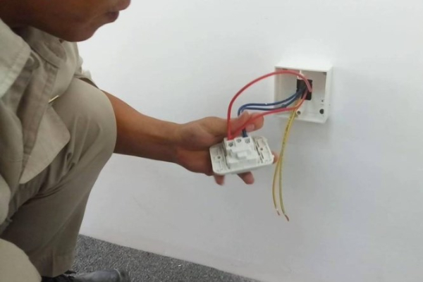 C&aacute;ch d&ograve;ng điện đến được nh&agrave; bạn